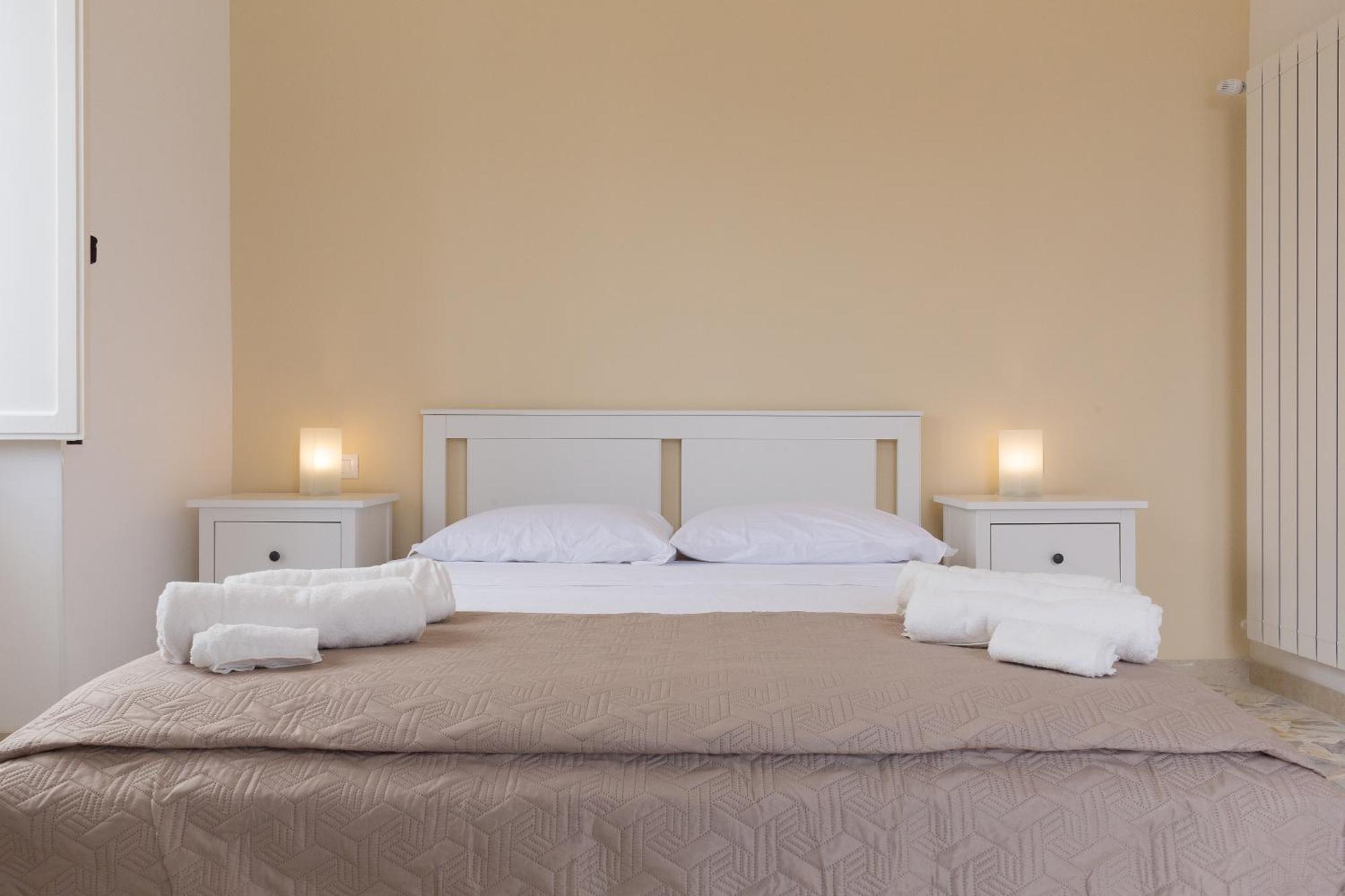 Al Corso Apartments 노토 외부 사진